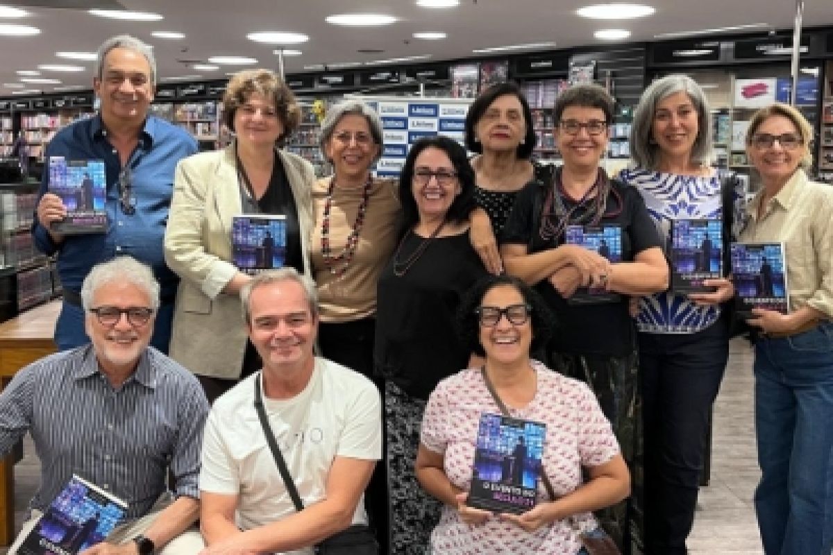 'O Evento do Século 21', de Vanessa Martin e Robson Lisboa é lançado em BH